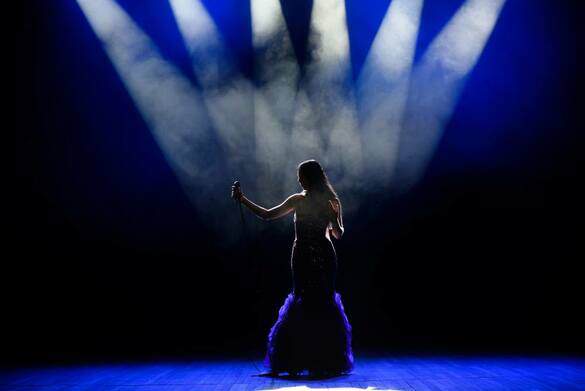 Azamara Pursuit - Performances 1.jpg